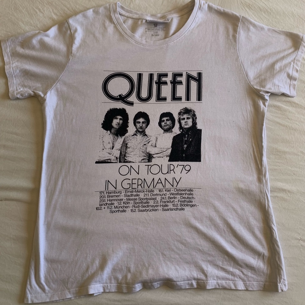 🤍Queen Tshirt🤍 Bundle Sale Item